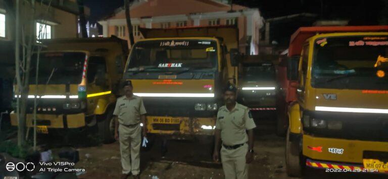 Four persons from Maharashtra arrested by Pernem police for illegal sand transportation