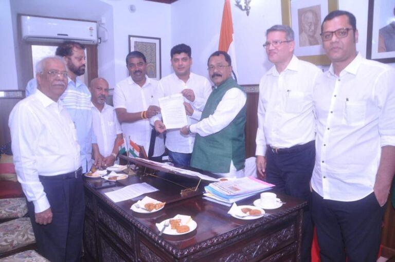 Congress submits memorandum to Governor demanding his visit to Bandhara construction sites on Mhadei, dismissal of Ex- civil supplies minister on Toor Dal wastage and white paper on employment scenario in Goa