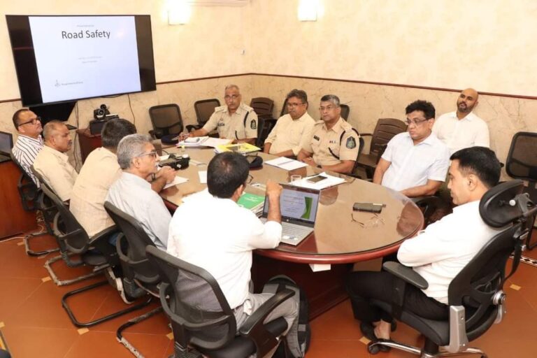 CM meets Goa Police Traffic Cell, PWD and Transport Dept