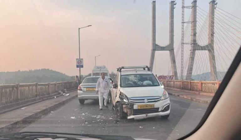 Passengers miss flight, office goers stuck on the road due to traffic congestion on Zuari Bridge