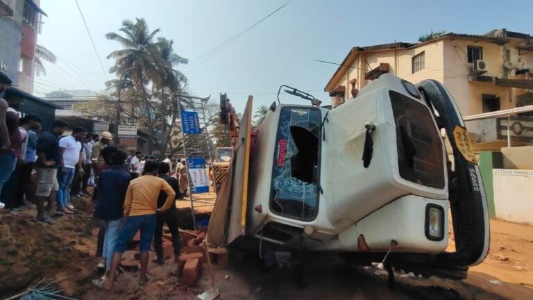 Panaji Road caves in, LoP Yuri Alemao demands white paper on Smart City works
