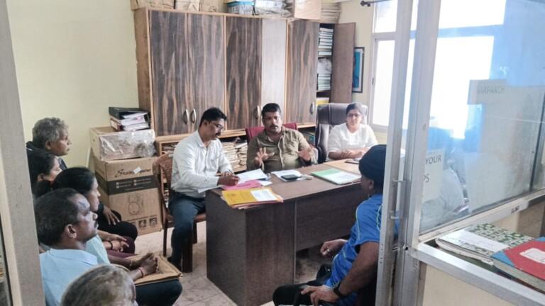 VP Santa Cruz meet cattle owners, warns them against leaving their cattles on the road