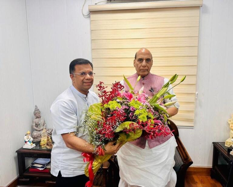 Vishwajit Rane meets Union Defence Rajnath Singh, discusses Dabolim buffer area issue