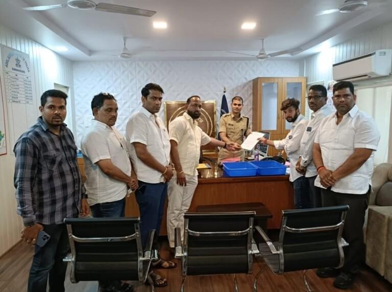 नितेश राणेंच्या खाजगी सुरक्षा रक्षकावर गुन्हा दाखल करा   उबाठा सेनेच्या आमदार, पदाधिकारी यांची पोलीस अधीक्षकांकडे धाव..