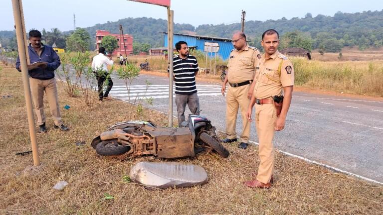 मुंबई गोवा महामार्गावर मिडलकटमुळे भीषण अपघात…  नेक्झोन कार व दुचाकी अपघात मोटरसायकल स्वाराचा मृत्यू  पाहुण्यांकडून माघारी फिरताना झाला अपघात..