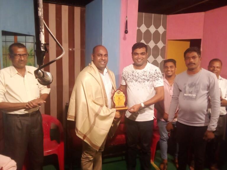 मांद्रे सरपंच बाळा नाईक यांचा पार्सेत सत्कार