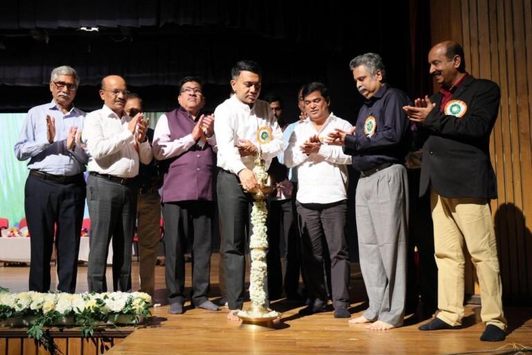 CM inaugurates Kala Gurujan 2025, confluence of teaching with culture