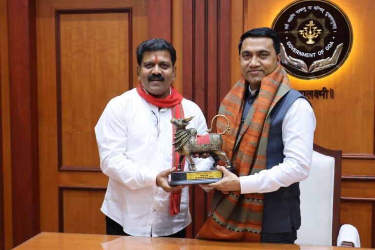 Goa CM Sawant lauds Chhattisgarh’s Kosa silk during meeting with Dy CM Vijay Sharma