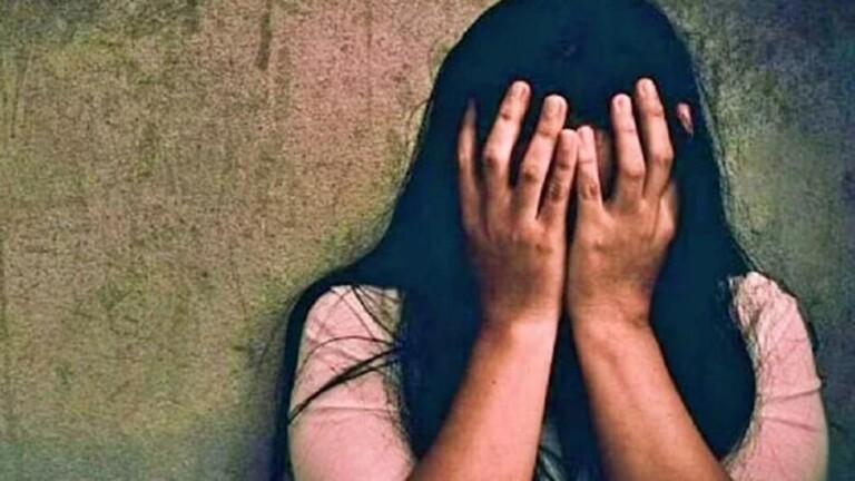 रत्नागिरीत खळबळ: विद्यार्थिनीवर अत्याचार करणाऱ्या प्राध्यापकावर ‘पोक्सो’अंतर्गत गुन्हा दाखल