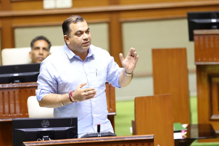 Temporary Floating Jetties Proposed to Strengthen Beach Safety: Tourism Minister Rohan Khaunte