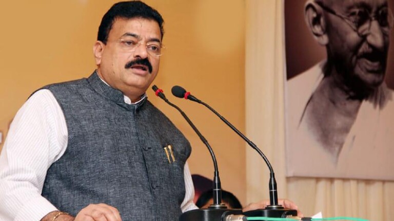 गॅसचा तुटवडा नाही तर मग रेशनवर केरोसिन का देता? भास्कर जाधवांचा फडणवीसांना आणि भाजपला थेट सवाल