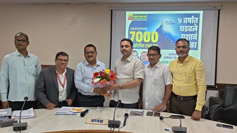 सिंधुदुर्ग बँकेचा व्यवसाय ७१७६ कोटींवर : अध्यक्ष मनीष दळवी यांनी दिली माहिती