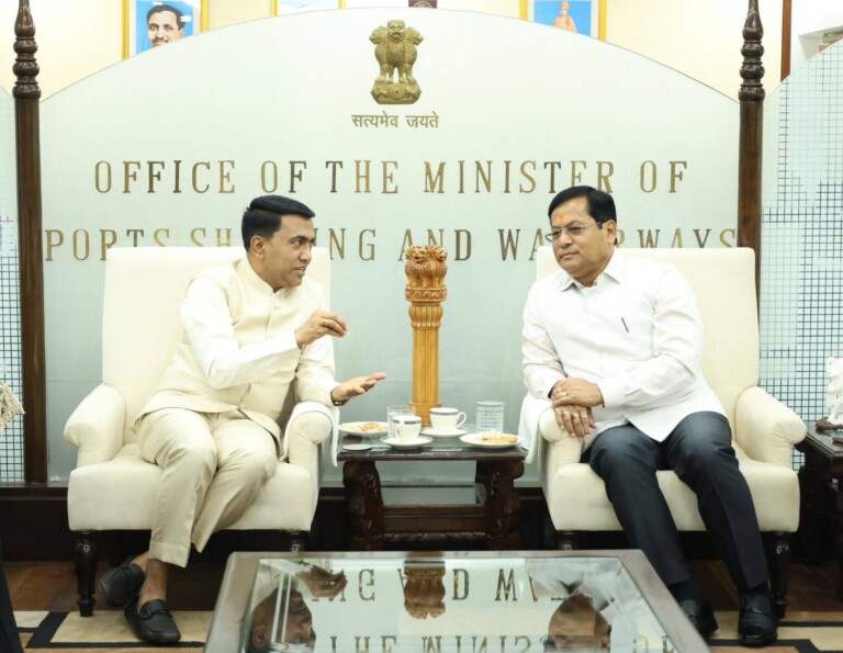 CM holds key meeting with Ports Minister during Delhi visit