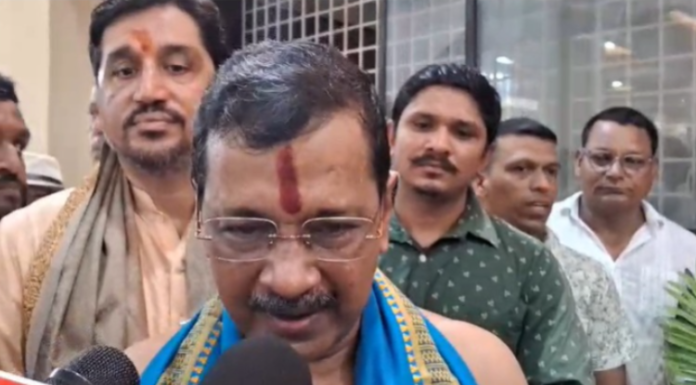 Arvind Kejriwal visits Temple in Goa, refuses to speak on politics
