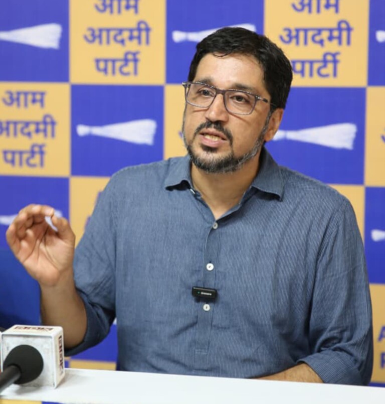 Pramod Sawant is allowing Mumbai Police to pick up Goans without due process, has Goa merged with Maharashtra? -Valmiki Naik