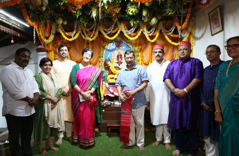Ganesh Chaturthi: Kejriwal Visits Ancestral Home of His New Ally in Goa